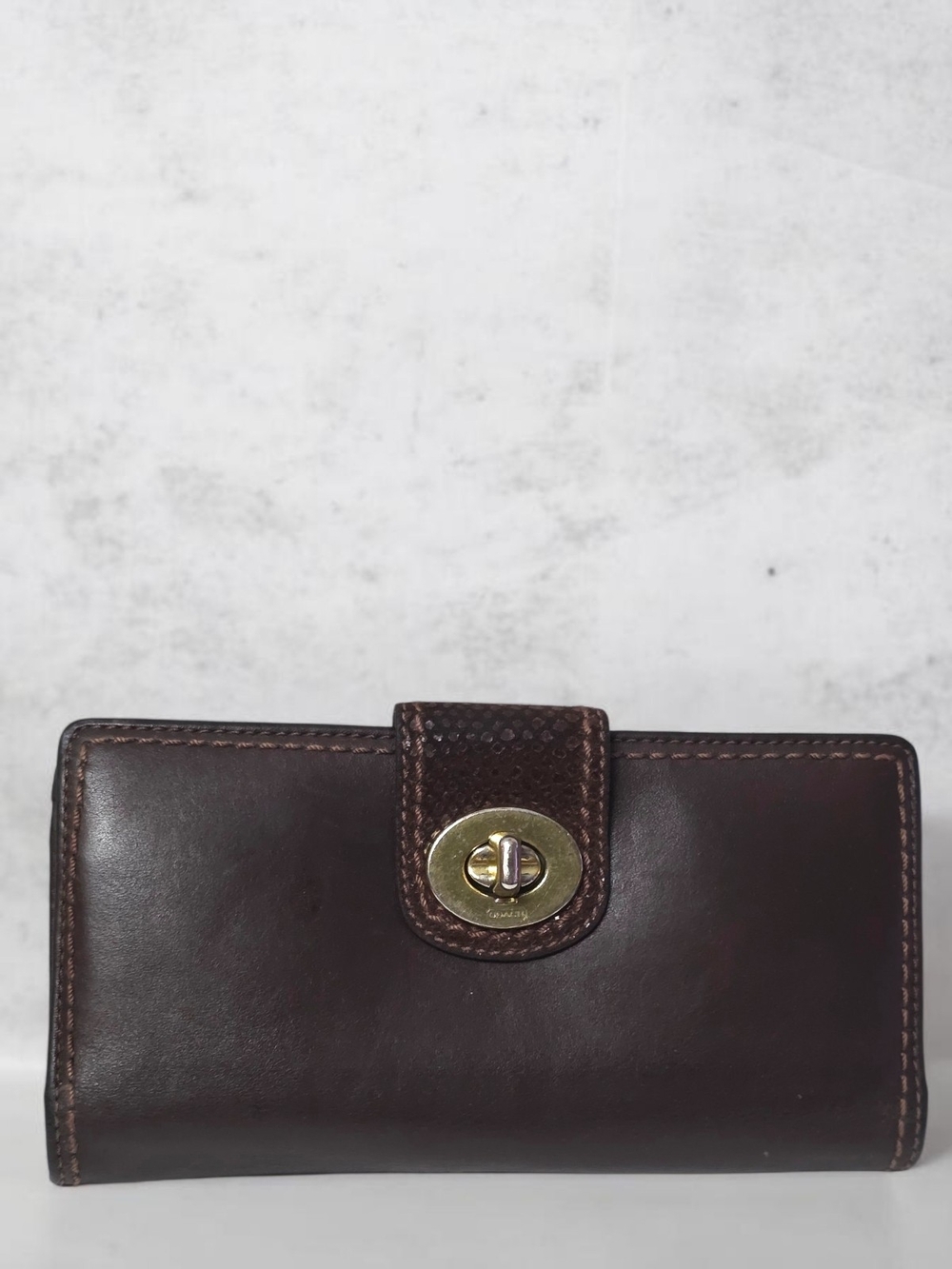 Coach Vintage Legacy Turnlock Wallet Chocolate Brown Glove Tanned Leather
